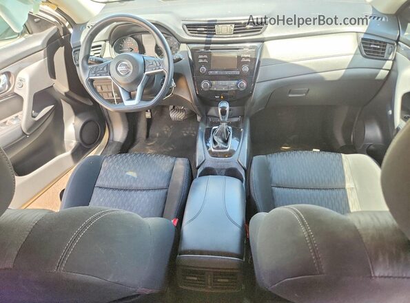 KNMAT2MT6HP608233 2017 NISSAN ROGUE White Widok deski rozdzielczej