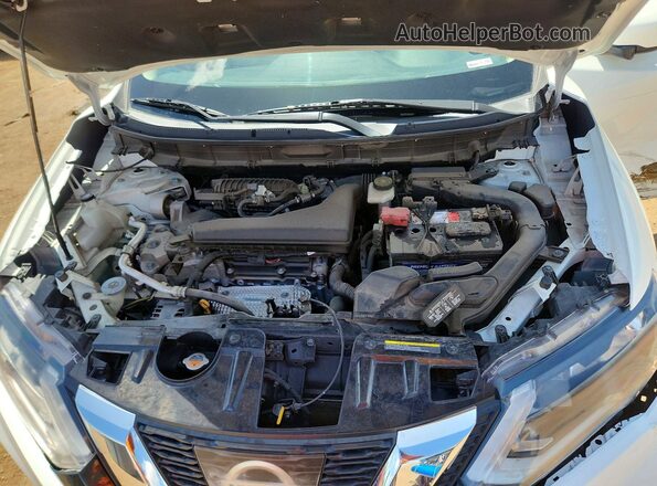 KNMAT2MT6HP608233 2017 NISSAN ROGUE White Widok wnętrza z tyłu