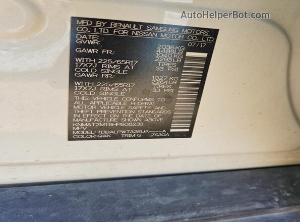 KNMAT2MT6HP608233 2017 NISSAN ROGUE White Widok komory silnika
