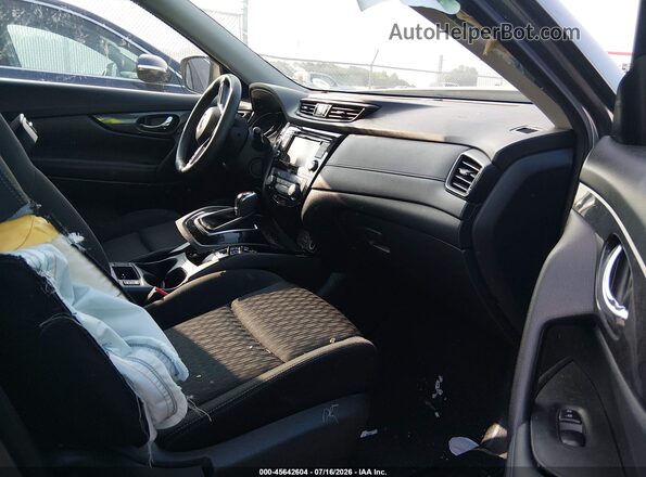 KNMAT2MT6JP520322 2018 NISSAN ROGUE Gray Вид салону спереду