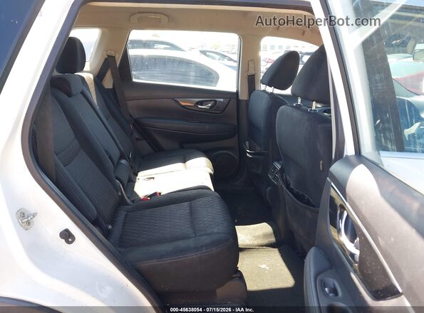 KNMAT2MT6JP558455 2018 NISSAN ROGUE White VIN კოდის სტიკერის ხედი