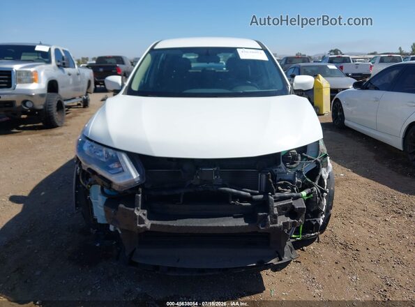 KNMAT2MT6JP558455 2018 NISSAN ROGUE White უკანა სალონის ხედი