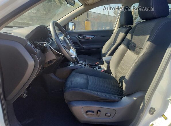 KNMAT2MT6JP600008 2018 NISSAN ROGUE White Widok wnętrza z przodu
