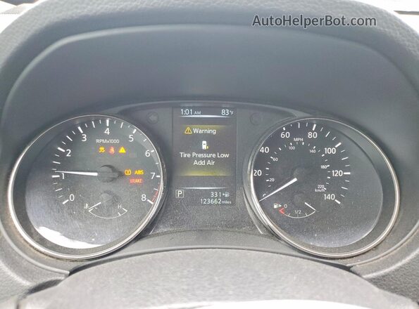 KNMAT2MT7HP504706 2017 NISSAN ROGUE White ხელსაწყოთა პანელის ხედი