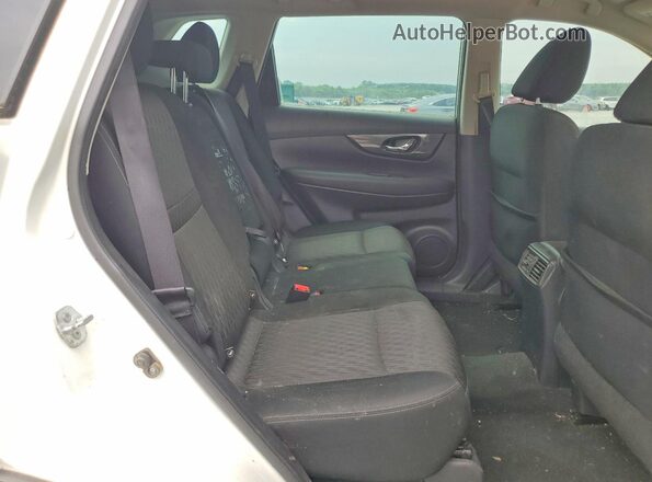 KNMAT2MT7HP504706 2017 NISSAN ROGUE White უკანა სალონის ხედი