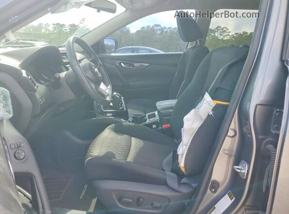 KNMAT2MT7HP571404 2017 NISSAN ROGUE Gray Front interior view