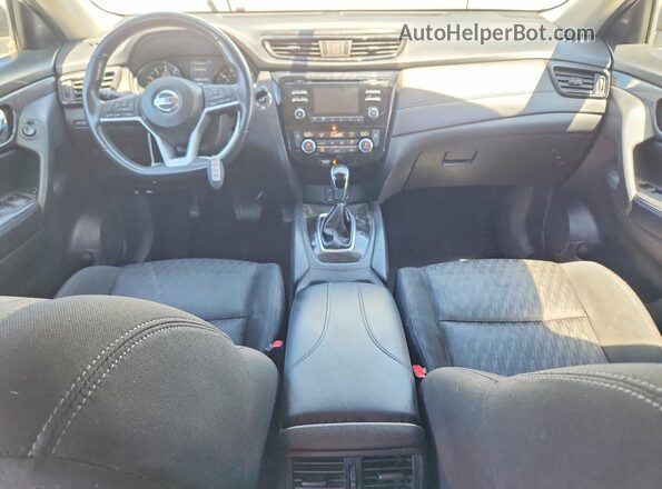 KNMAT2MT7HP591863 2017 NISSAN ROGUE White Вид панелі приладів