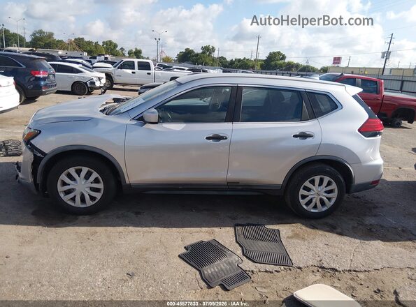 KNMAT2MT7HP608399 2017 NISSAN ROGUE Gray 360 interior view