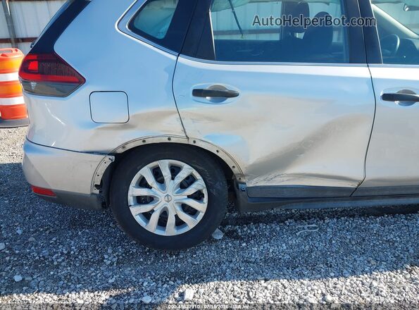 KNMAT2MT7JP537842 2018 NISSAN ROGUE Silver Widok z przodu