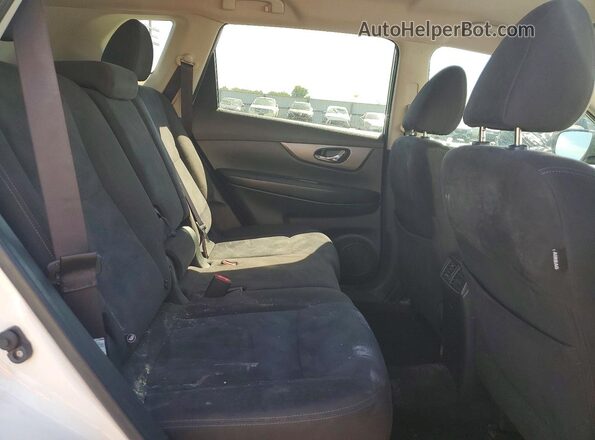 KNMAT2MT8GP593264 2016 NISSAN ROGUE White Widok wnętrza z tyłu