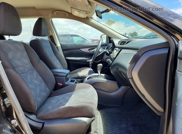 KNMAT2MT8GP596021 2016 NISSAN ROGUE Black Front interior view