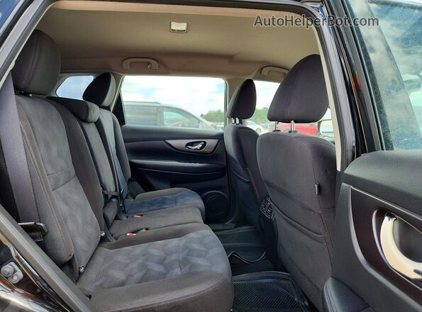 KNMAT2MT8GP596021 2016 NISSAN ROGUE Black Rear interior view