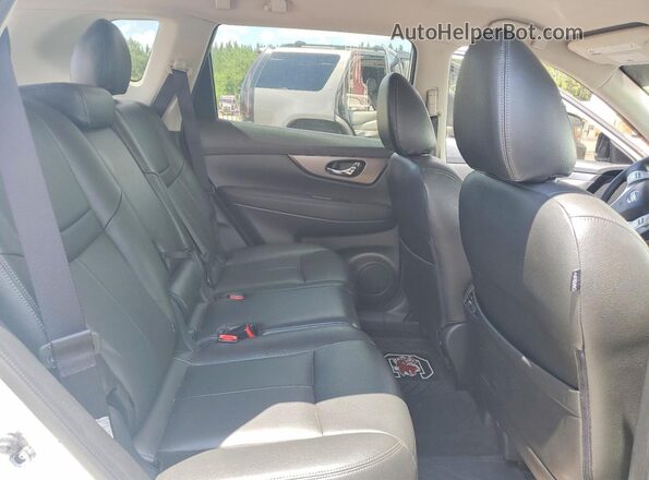 KNMAT2MT8GP697415 2016 NISSAN ROGUE White Rear seats view