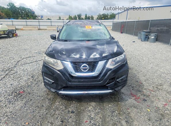 KNMAT2MT8HP503712 2017 NISSAN ROGUE Черный Вид спереди