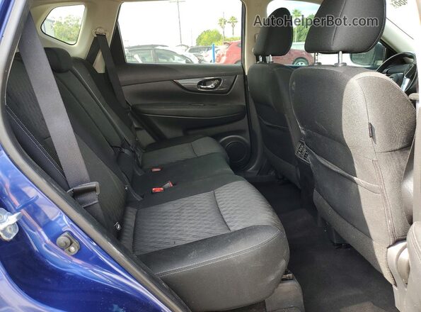 KNMAT2MT8HP566888 2017 NISSAN ROGUE Blue Vista interior trasera