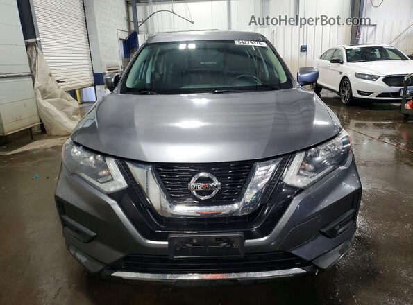 KNMAT2MT8HP569693 2017 NISSAN ROGUE Серый Вид спереди