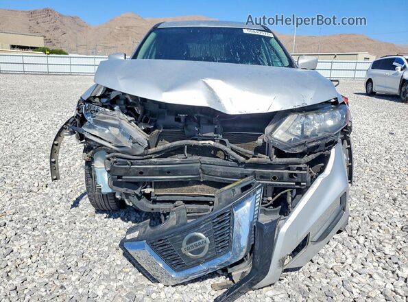 KNMAT2MT8HP574358 2017 NISSAN ROGUE Серебряный Вид спереди
