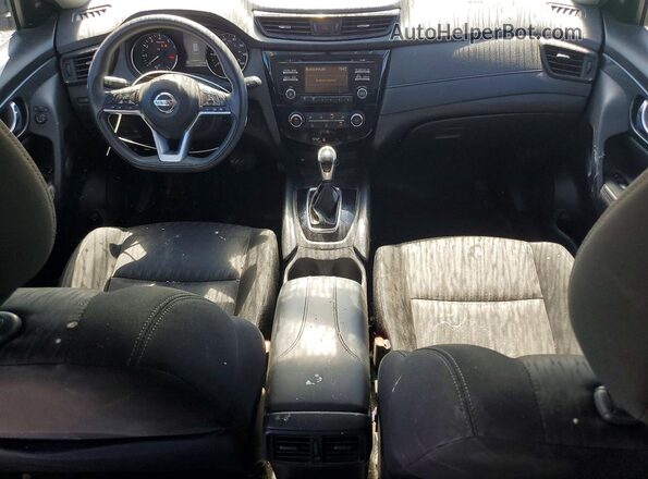 KNMAT2MT8HP574358 2017 NISSAN ROGUE Серебряный Вид панели приборов