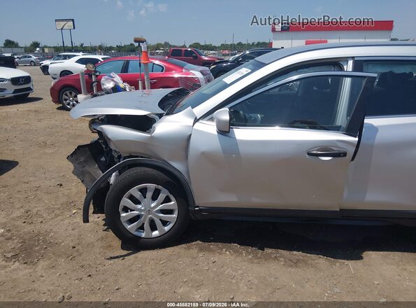 KNMAT2MT8HP615670 2017 NISSAN ROGUE Silver 