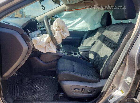 KNMAT2MT8JP551233 2018 NISSAN ROGUE Gray Front interior view
