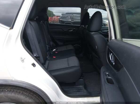 KNMAT2MT8JP564676 2018 NISSAN ROGUE White VIN კოდის სტიკერის ხედი