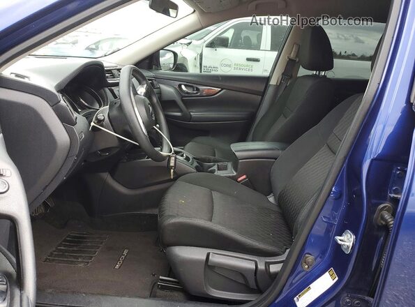 KNMAT2MT8JP568419 2018 NISSAN ROGUE Blue Front interior view