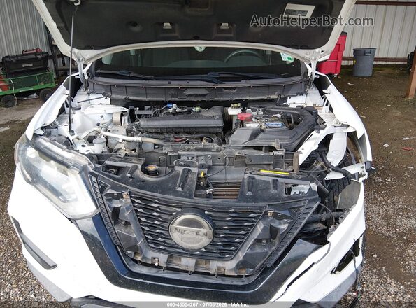 KNMAT2MT8JP578092 2018 NISSAN ROGUE Белый Вид сзади