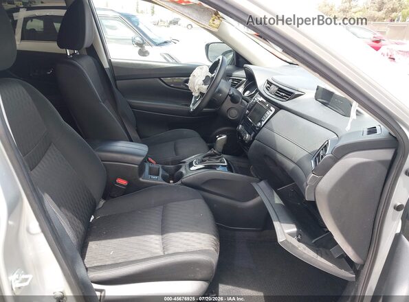 KNMAT2MT8JP605050 2018 NISSAN ROGUE Silver Вид салону спереду