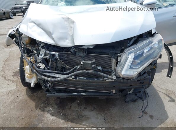 KNMAT2MT8JP605050 2018 NISSAN ROGUE Silver Вид спереду