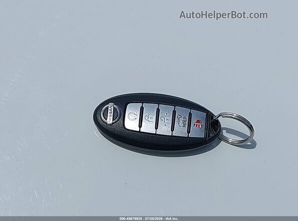 KNMAT2MT8JP605050 2018 NISSAN ROGUE Silver Вид панелі приладів