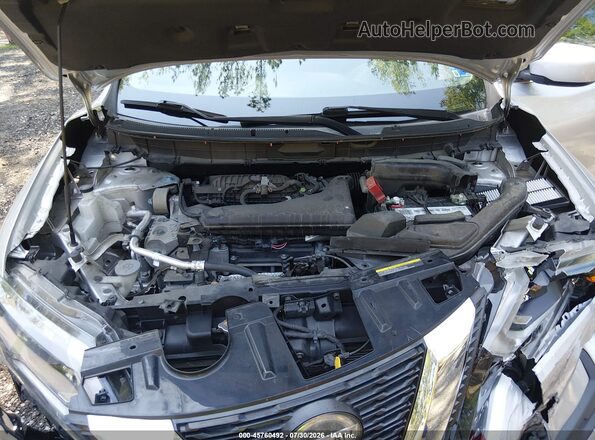 KNMAT2MT8JP617652 2018 NISSAN ROGUE Silver უკანა ხედი