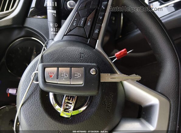KNMAT2MT8JP617652 2018 NISSAN ROGUE Silver წინა პანელის ხედი