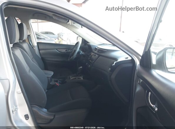 KNMAT2MT8LP538162 2020 NISSAN ROGUE Silver Front interior view