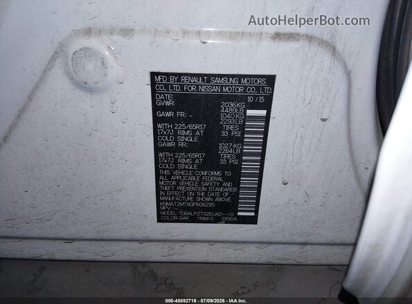 KNMAT2MT9GP606295 2016 NISSAN ROGUE White Engine compartment view