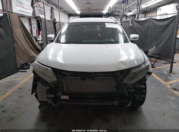 KNMAT2MT9GP606295 2016 NISSAN ROGUE White Rear interior view