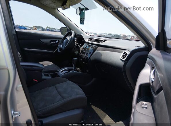 KNMAT2MT9GP638759 2016 NISSAN ROGUE Gray Front interior view