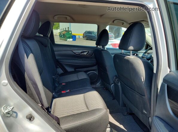 KNMAT2MT9HP574577 2017 NISSAN ROGUE Silver Rear seats view
