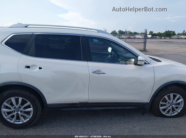 KNMAT2MT9HP585787 2017 NISSAN ROGUE White Սալոնի հետևի տեսք