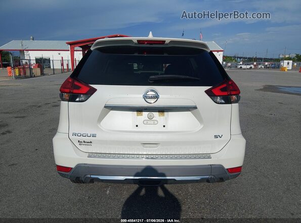KNMAT2MT9HP585787 2017 NISSAN ROGUE White 