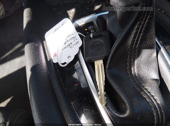KNMAT2MT9HP589855 2017 NISSAN ROGUE Черный Вид панели приборов