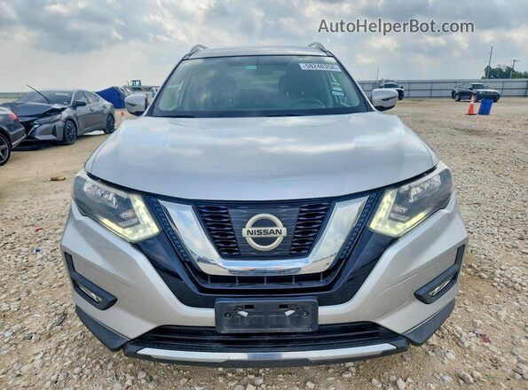 KNMAT2MT9HP603057 2017 NISSAN ROGUE Серебряный Вид спереди