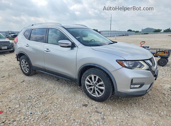 KNMAT2MT9HP603057 2017 NISSAN ROGUE Серебряный Передняя правая четверть