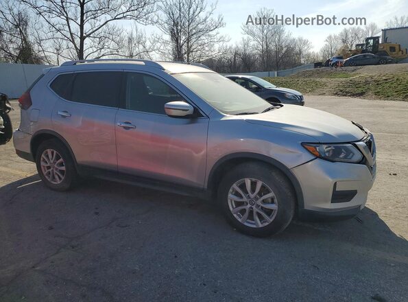 KNMAT2MT9LP508233 2020 NISSAN ROGUE Серебряный Передняя правая четверть