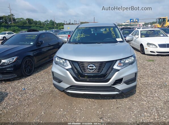 KNMAT2MTXHP509883 2017 NISSAN ROGUE Silver Widok deski rozdzielczej