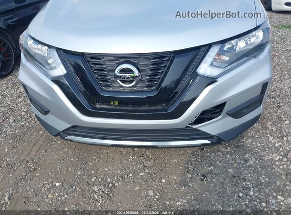 KNMAT2MTXHP509883 2017 NISSAN ROGUE Silver Widok z przodu