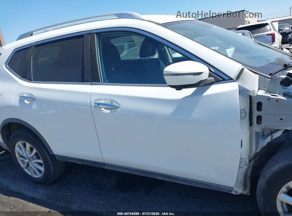 KNMAT2MTXHP564592 2017 NISSAN ROGUE White 360 interior view