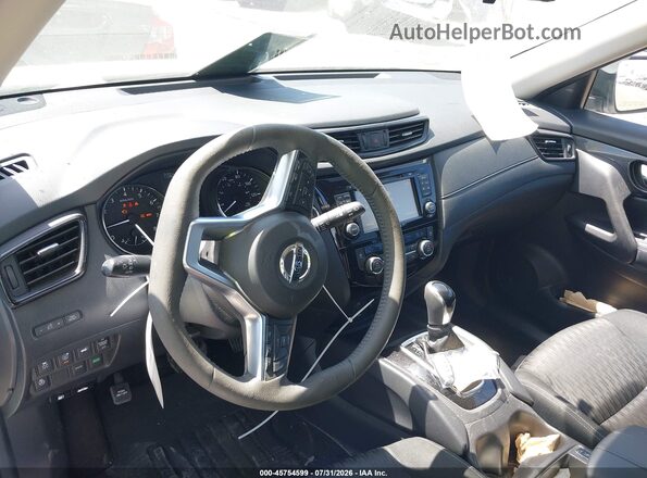KNMAT2MTXHP564592 2017 NISSAN ROGUE White 