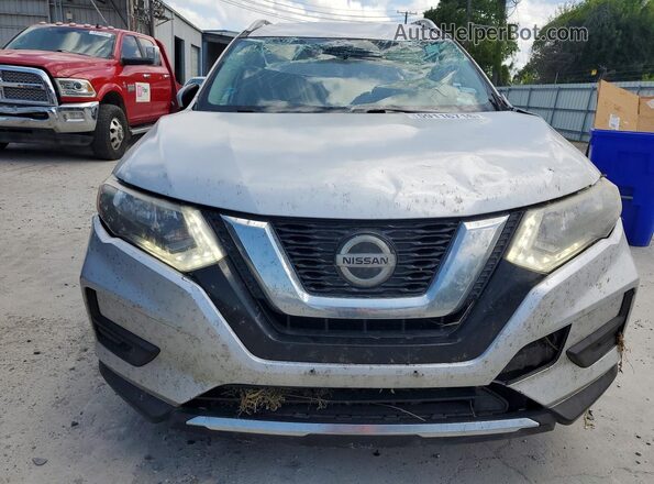 KNMAT2MTXJP506858 2018 NISSAN ROGUE Silver Front view