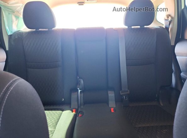 KNMAT2MTXJP537172 2018 NISSAN ROGUE Белый Вид задних сидений