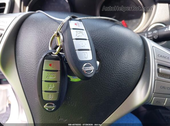 KNMAT2MV0GP670890 2016 NISSAN ROGUE White Առջևի վահանակի տեսք